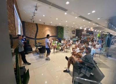 جلسه فنی فرهاد مجیدی با بازیکنان استقلال در سالن وزنه