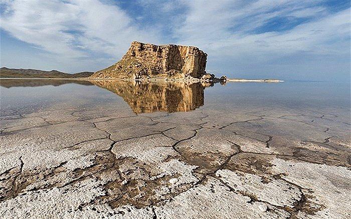ورود 560 میلیون مترمکعب آب سدهای آذربایجان غربی به دریاچه ارومیه ورود 560 میلیون مترمکعب آب سدهای آذربایجان غربی به دریاچه ارومیه