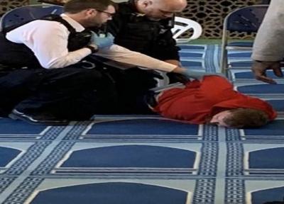 یک فرد نژادپرست با چاقو به حاضران در مسجدی در لندن حمله کرد