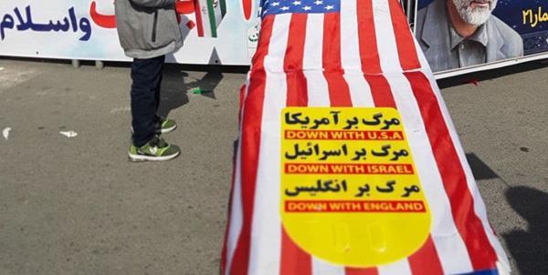 تابوت ترامپ در مسیر راهپیمایی یوم الله 22 بهمن تابوت ترامپ در جهت راهپیمایی یوم الله 22 بهمن