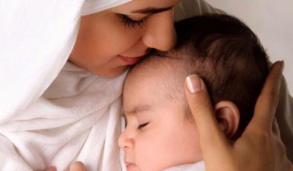 خبرنگاران شیر مادر کرونایی نوزاد را ایمن می کند