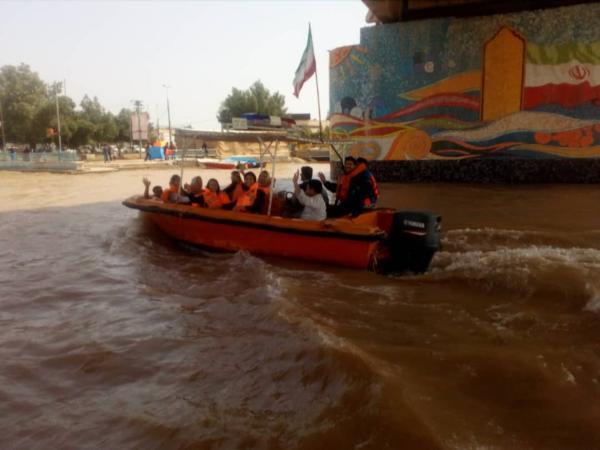 برخورد 2 قایق گردشگری در خرمشهر 13 مسافر را به آب انداخت