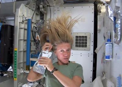 ببینید ، روش باورنکردنی حمام کردن در فضا ، فضانوردان با چه وسایلی دوش می گیرند؟