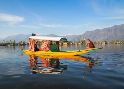 دریاچه دال کشمیر، یکی از زیباترین جاذبه های این منطقه از هند